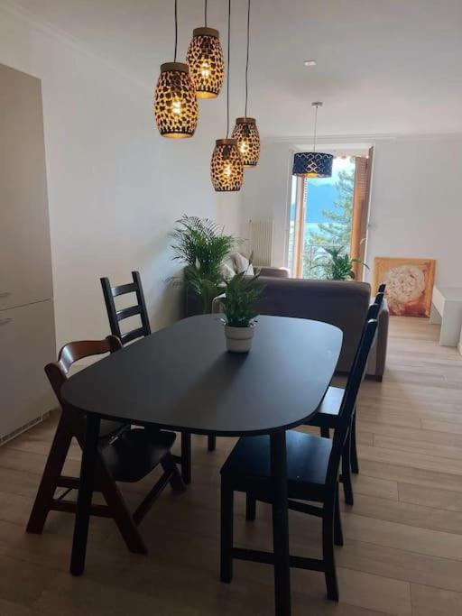 Perfect Lake View New Apartment Veytaux Extérieur photo